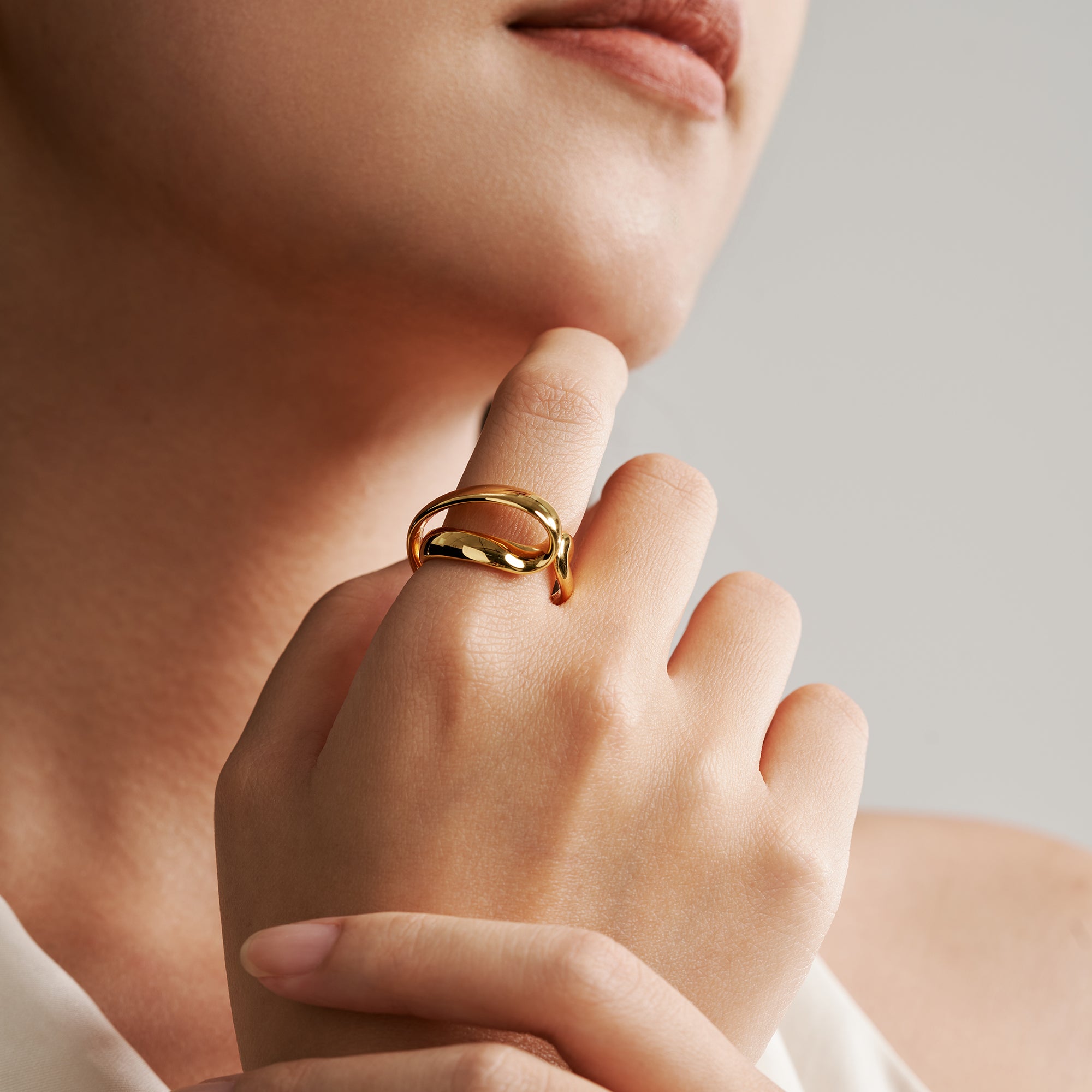 Asymmetrical Intersecting Ring