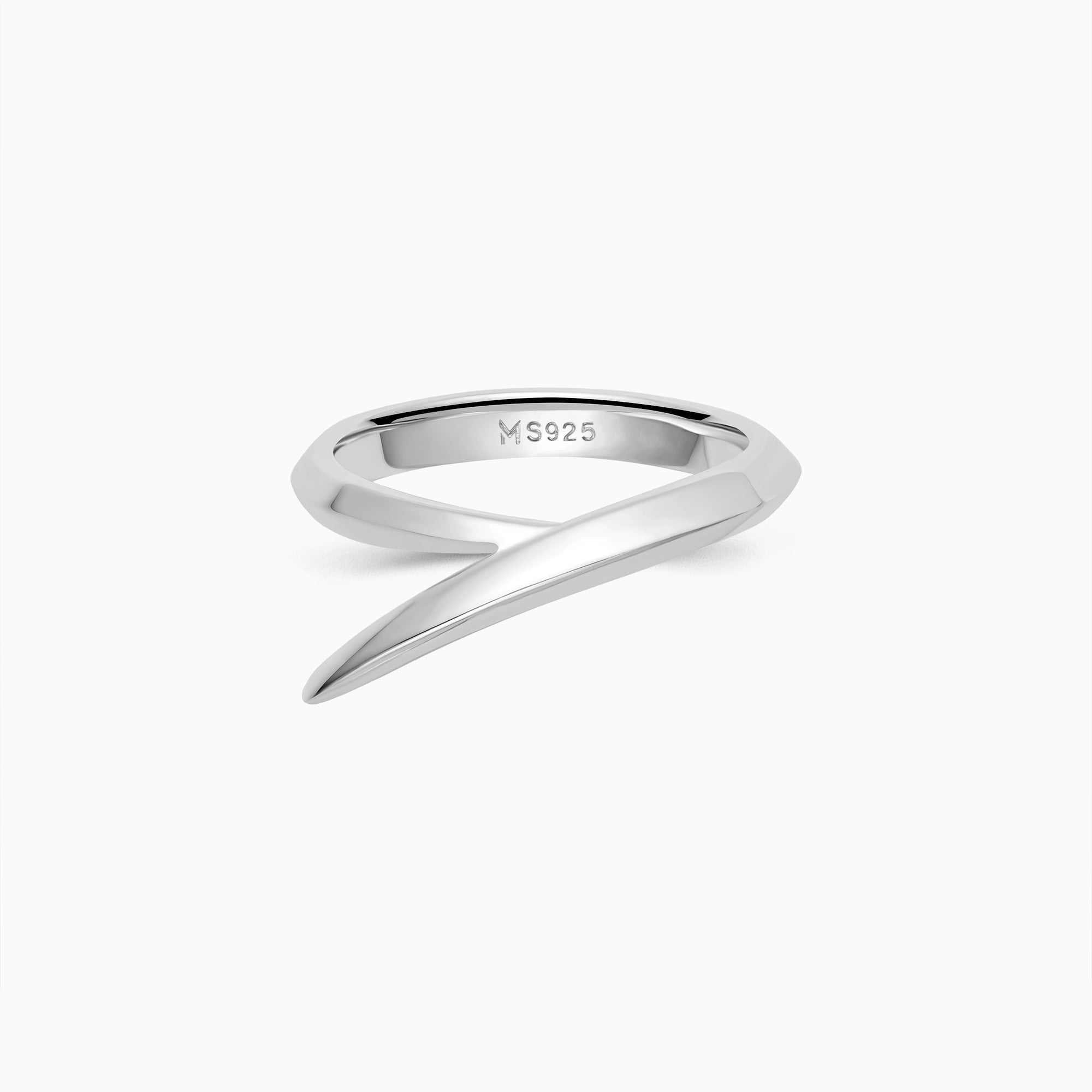 Pointed Curve Ring