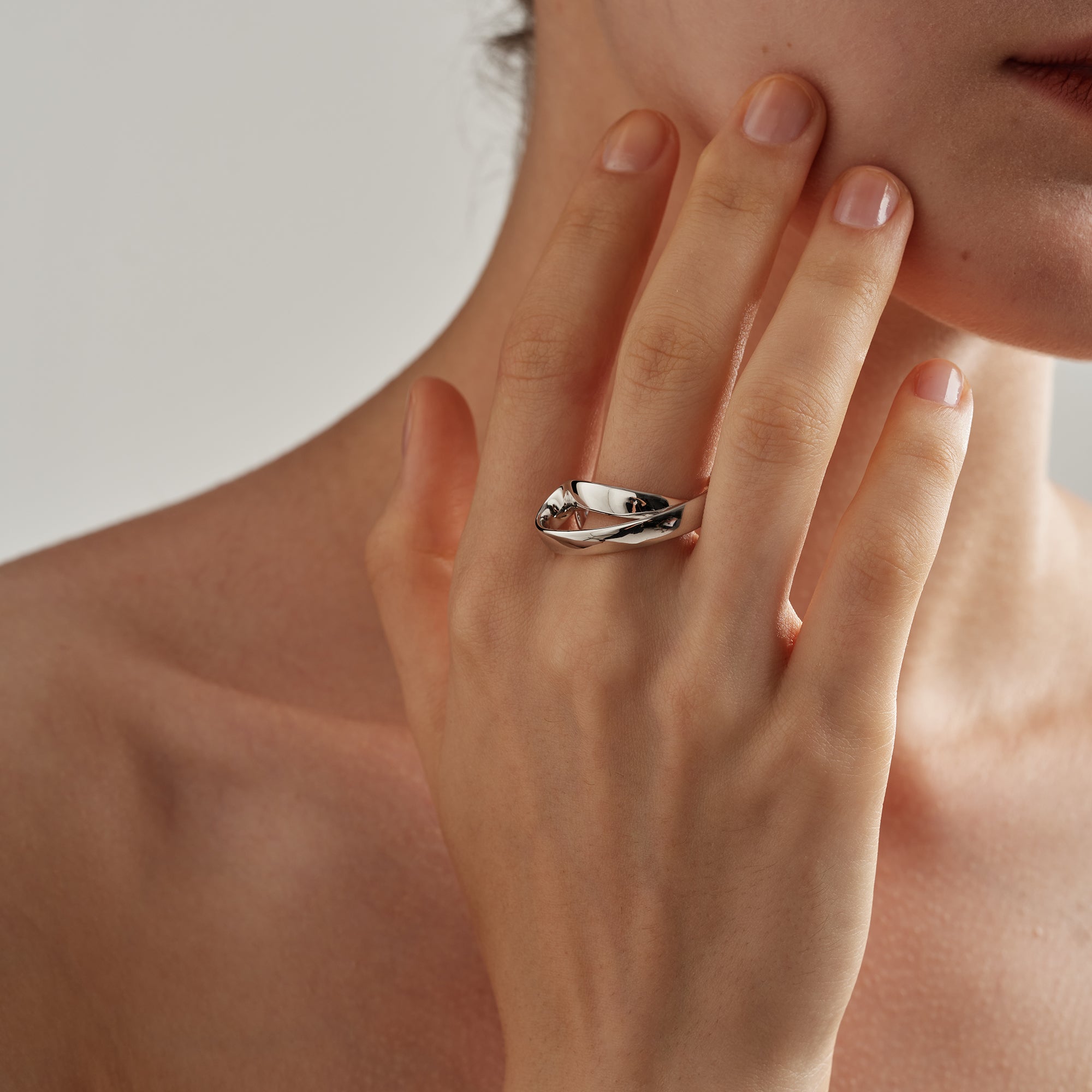 Asymmetrical Intersecting Ring