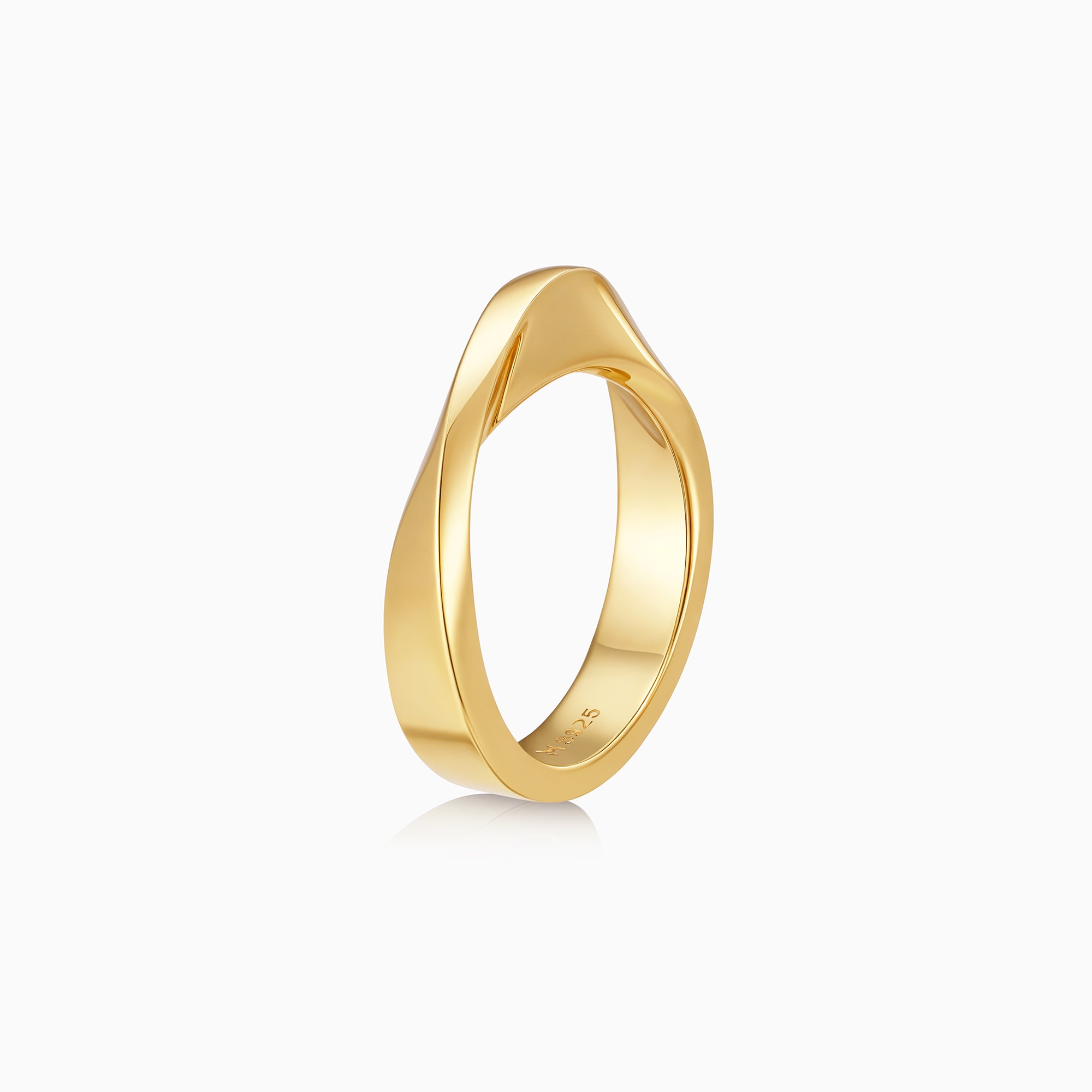 Twisted Band Ring