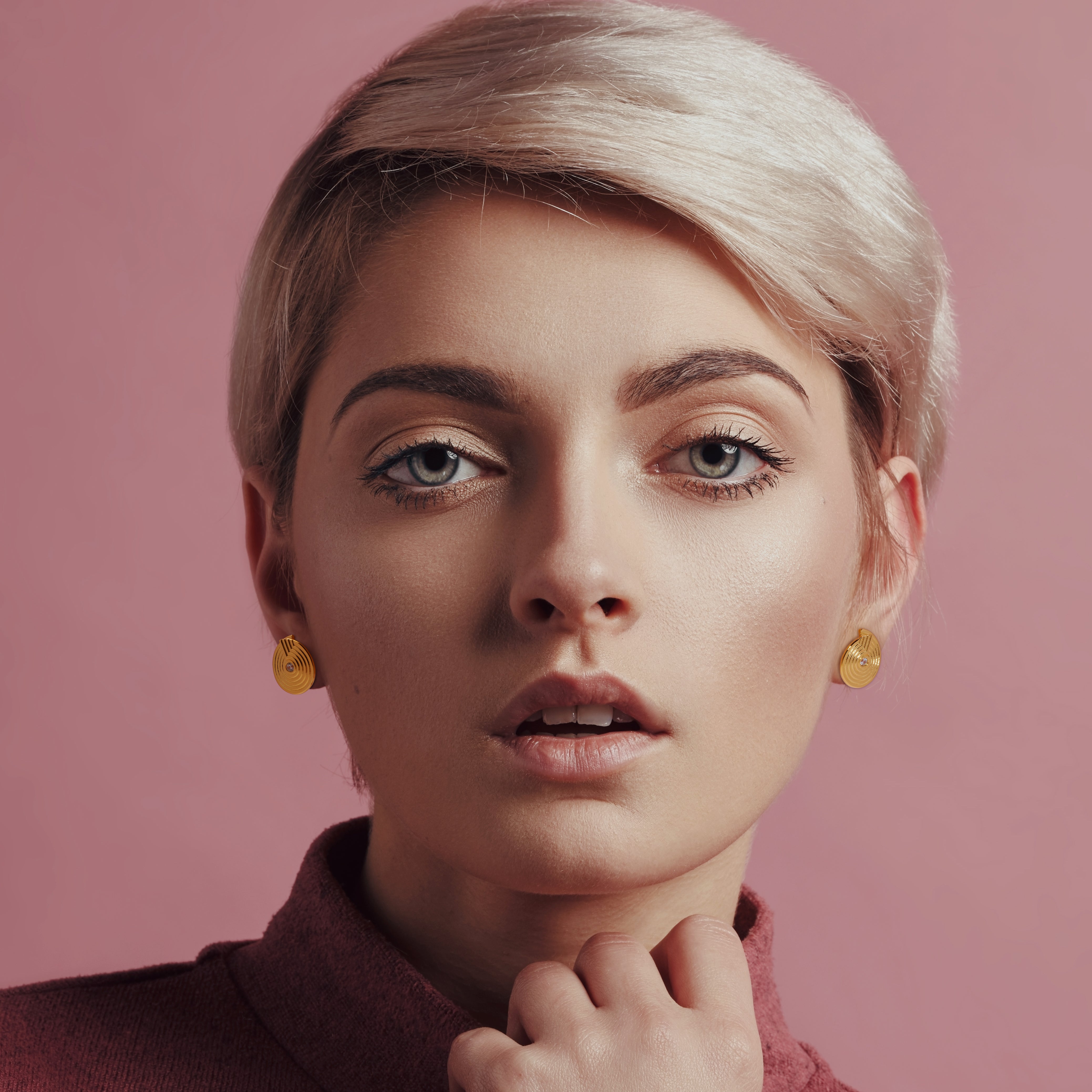 Open Twist Engraved Disc Stud Earrings
