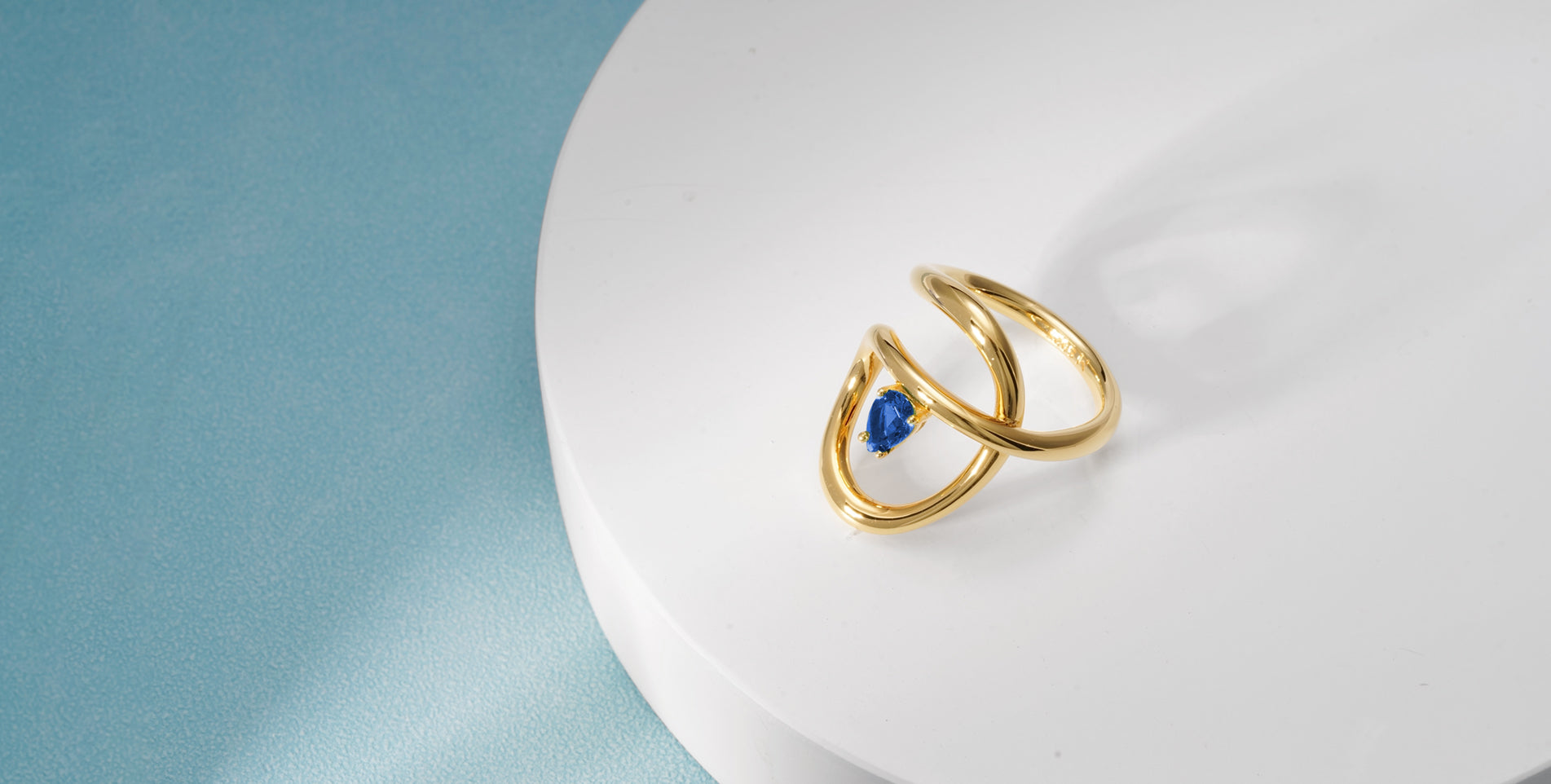 Flowing Waterdrop Ring Gold and Blue