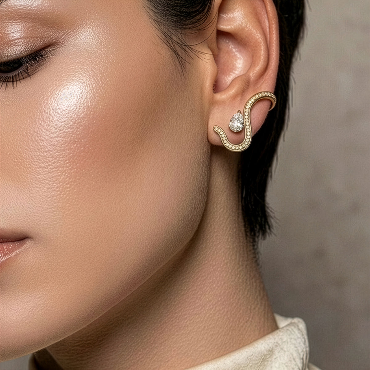 Curve Solitaire Ear Climbers