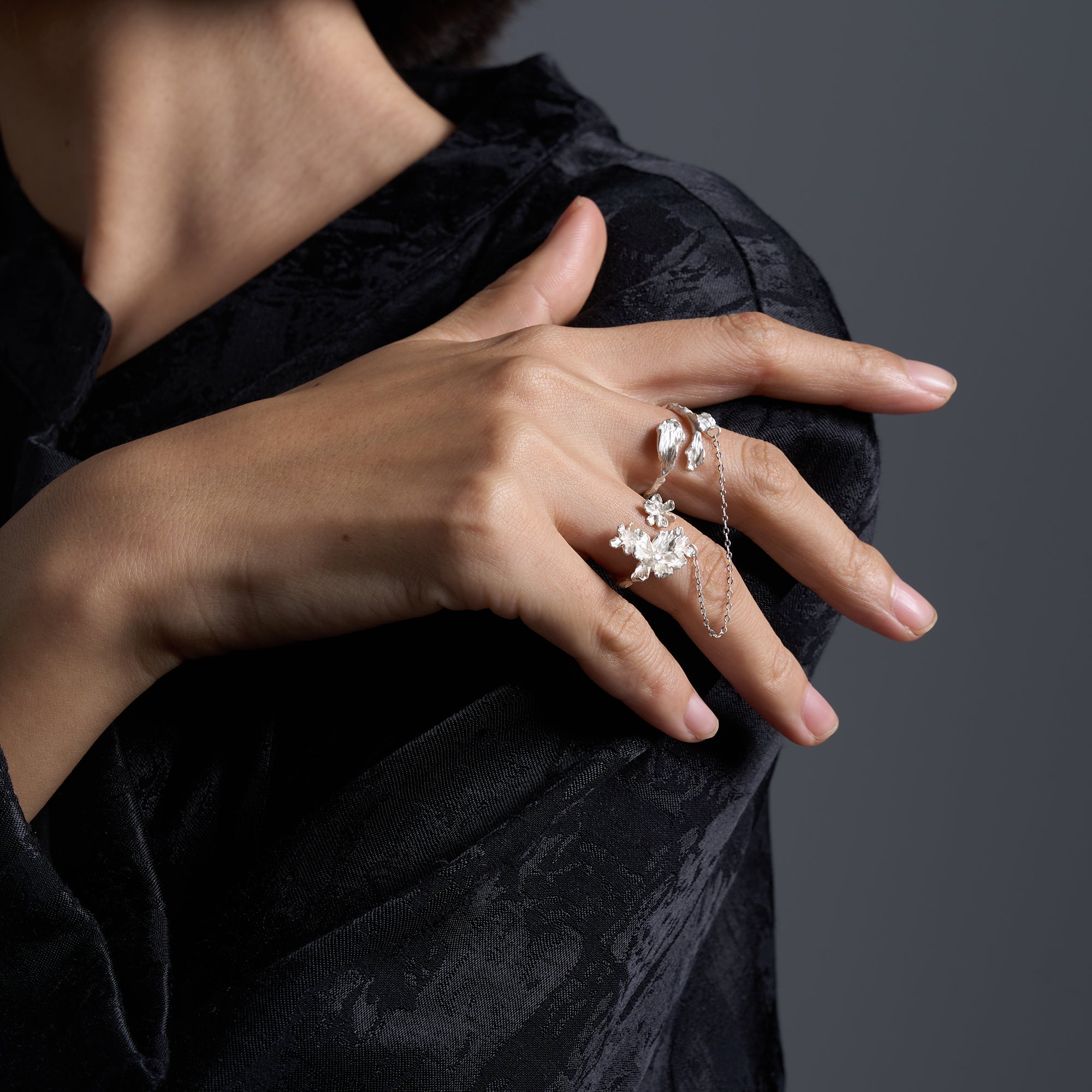Organica Flower and Leaf Chain Ring