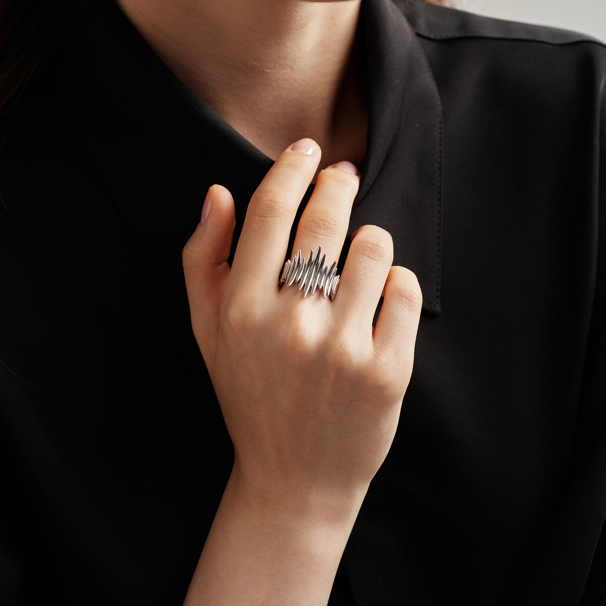 Undulating Spike Ring